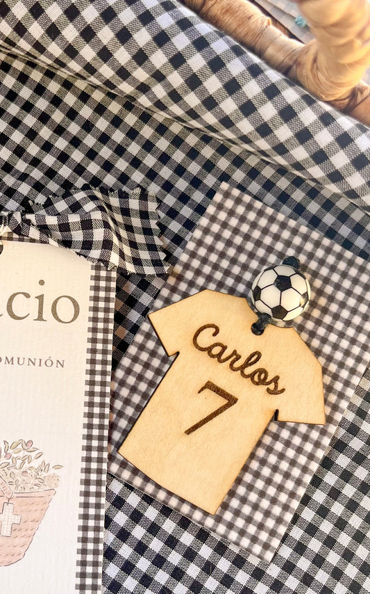 Llavero camiseta de madera