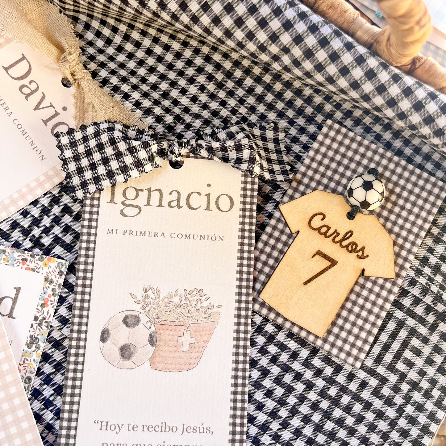 Llavero camiseta de madera